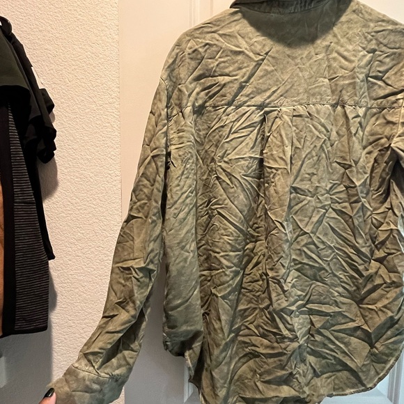 Jane & Delancey green long sleeve button down size Medium - Picture 5 of 6